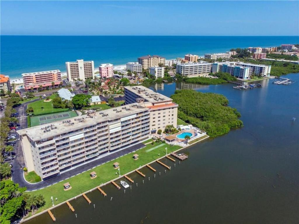 Bayshore Yatch Tennis Condo 2Br 3 Beds, Walking Distance To Beautiful Quite Beach Clearwater Beach Exterior photo
